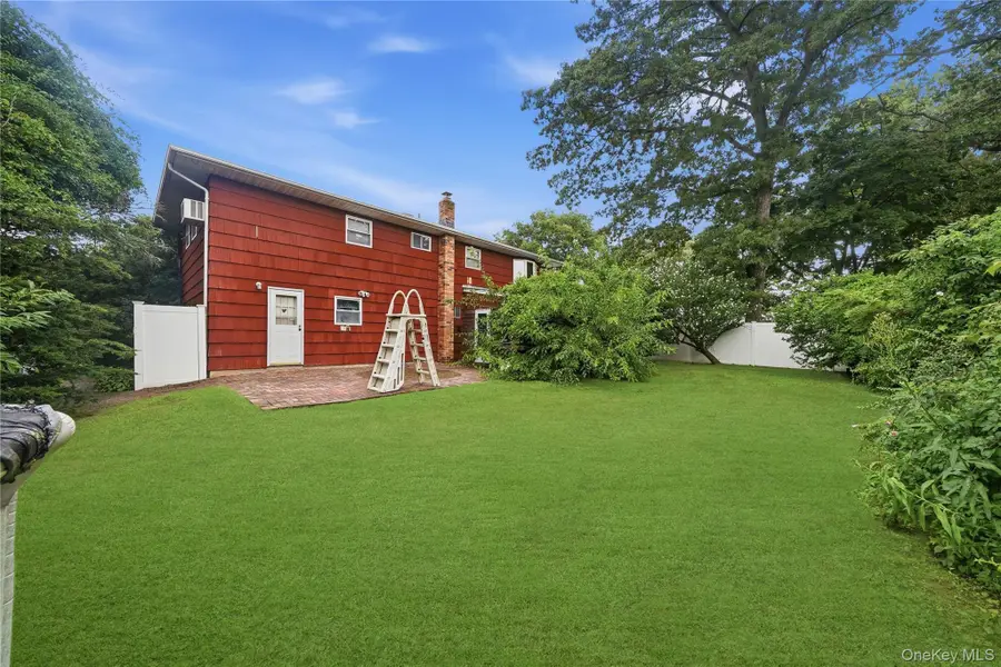 42 Harvard Street, Islip, NY 11751 - #2