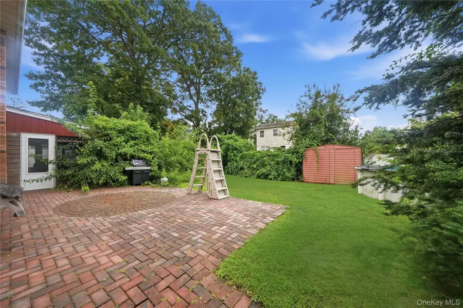42 Harvard Street, Islip, NY 11751 - #3