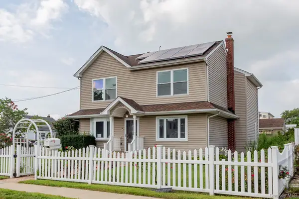 305 S Strong Avenue, Copiague, NY 11726