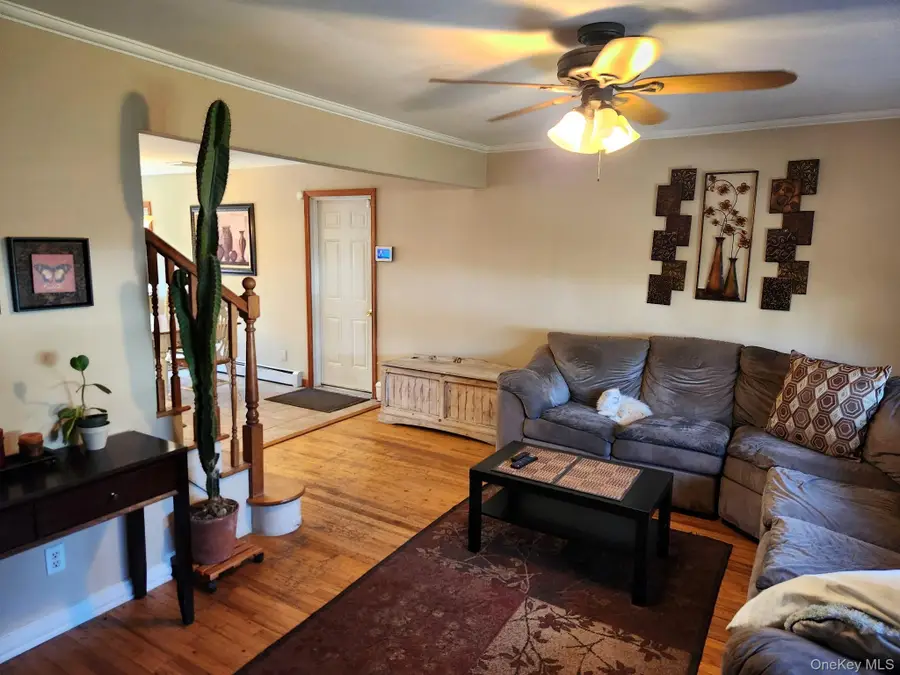 956 N Hamilton Avenue, Lindenhurst, NY 11757 - #3