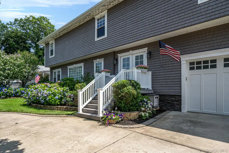11 Elm Street, Ronkonkoma, NY 11779 - #2