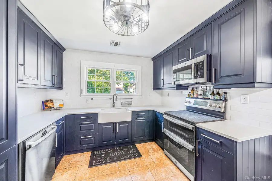 4 Balmoral Court, Middle Island, NY 11953 - #2