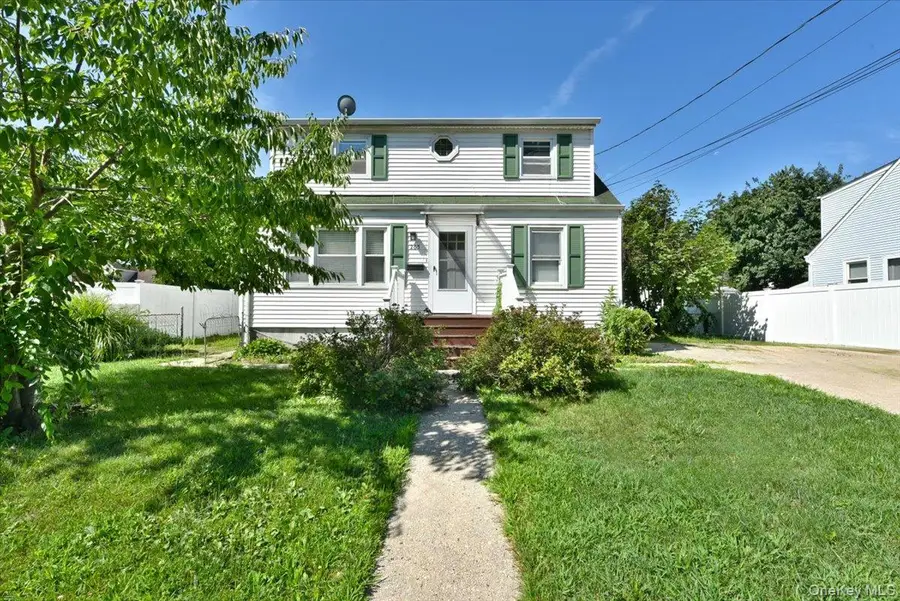 265 S Delaware Avenue, Lindenhurst, NY 11757 - #2