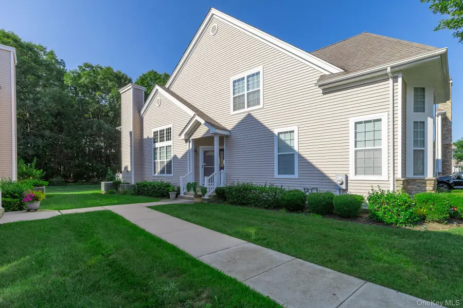 19 Emilie Drive, Center Moriches, NY 11934 - #2