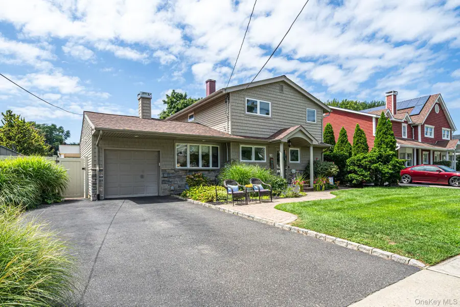 18 Bragg Drive, Lake Grove, NY 11755 - #3