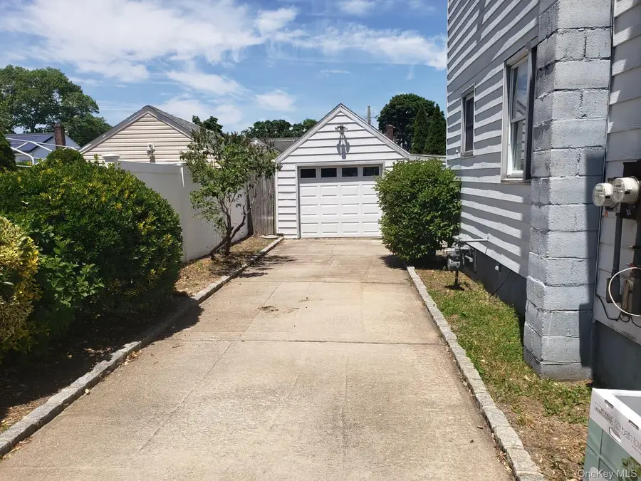 926 9th Street, West Babylon, NY 11704 - #2