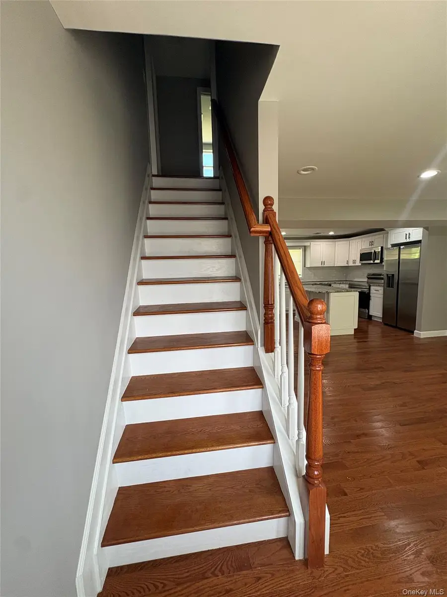 7 E Lakeland Street, Bay Shore, NY 11706 - #3