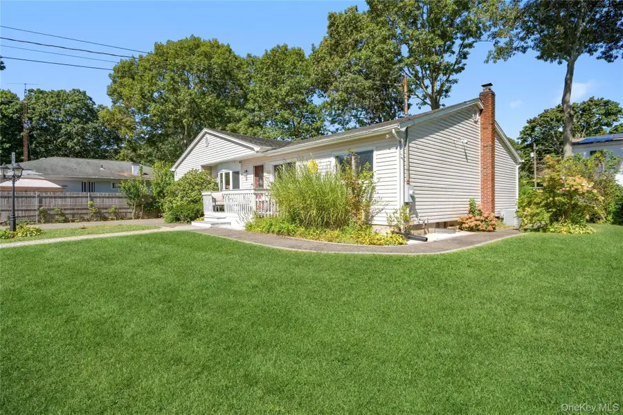 15 Parkwood Drive, Mastic Beach, NY 11951 - #2