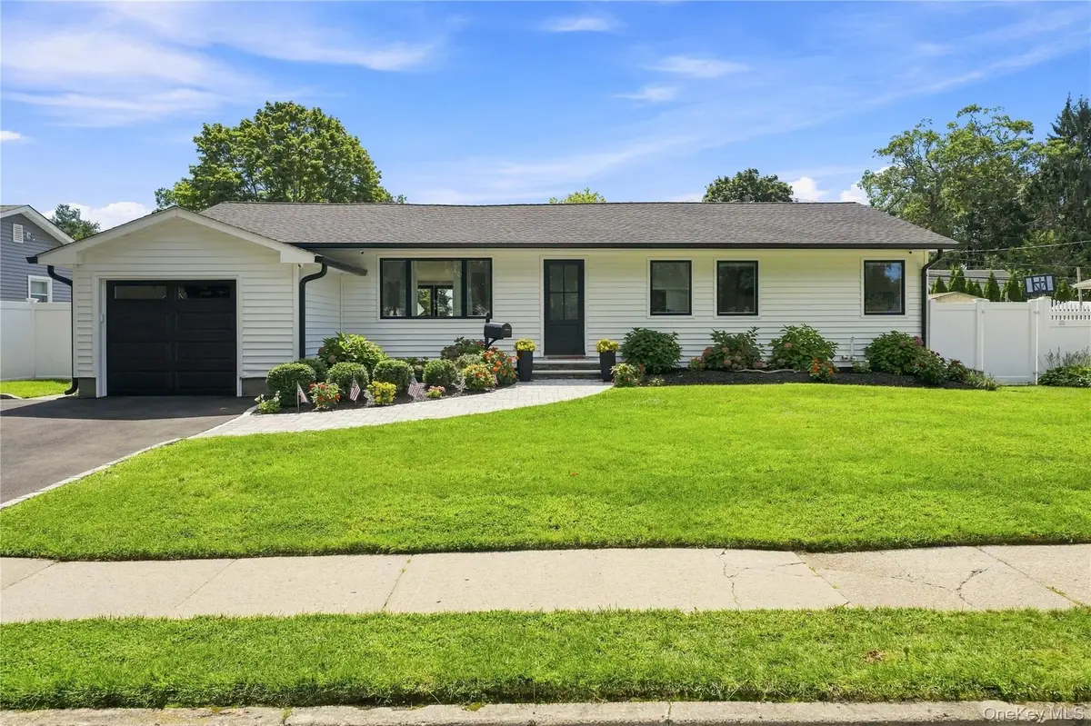 24 Alma Street, Sayville, NY 11782 - #1