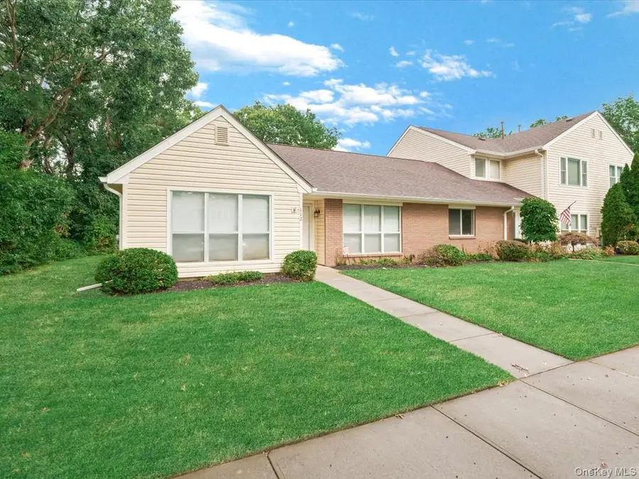112 Dari Drive, Holbrook, NY 11741 - #2