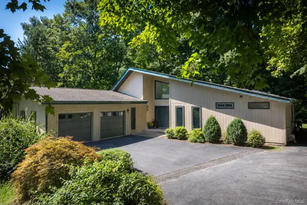 14 Luty Drive, Hyde Park, NY 12538