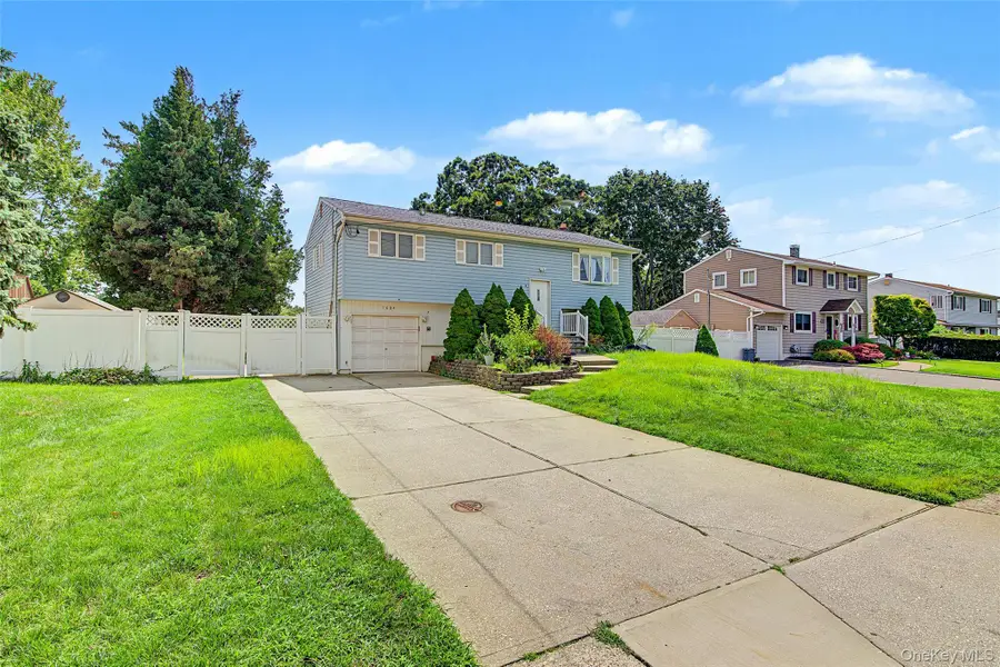 1604 Church Street, Holbrook, NY 11741 - #3