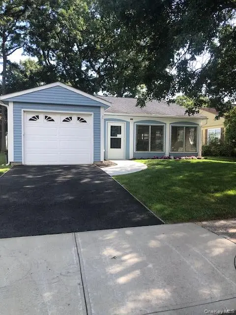 185 Kingston Drive, Ridge, NY 11961 - #2