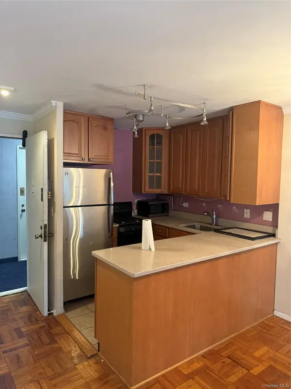 301 E 75th Street #5J, New York (Manhattan), NY 10021