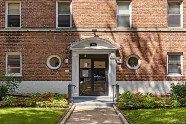 821 Bronx River Road #4D, Bronxville, NY 10708