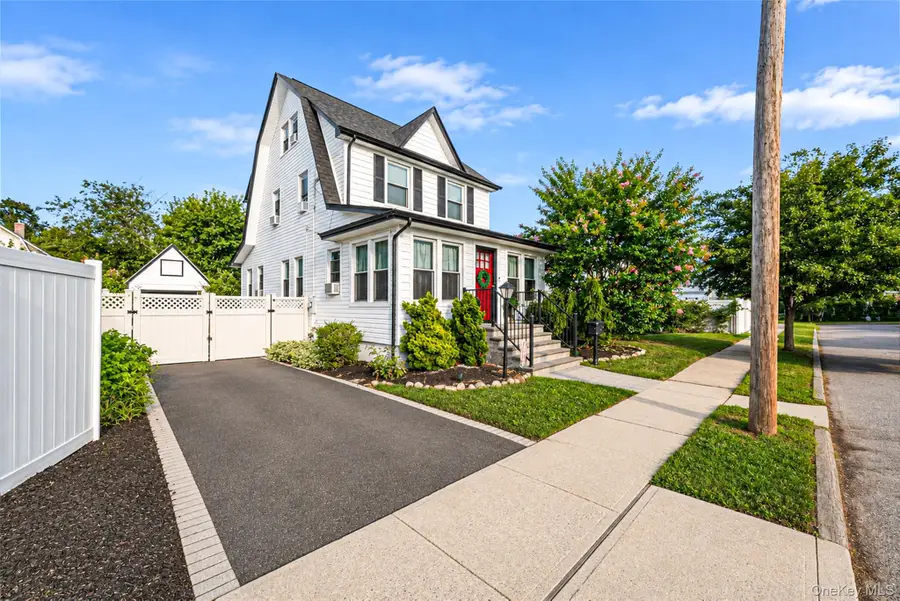 750 Howard Avenue, Copiague, NY 11726 - #3