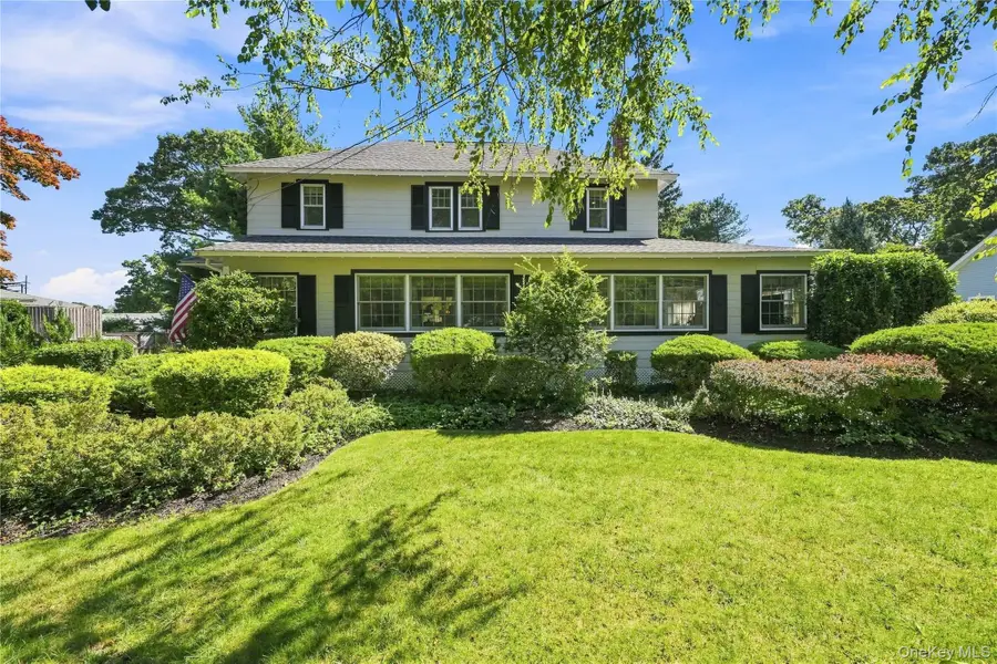 556 N Windsor Avenue, Brightwaters, NY 11718 - #2
