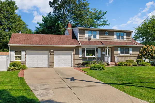 13 Westwood Drive, North Babylon, NY 11703