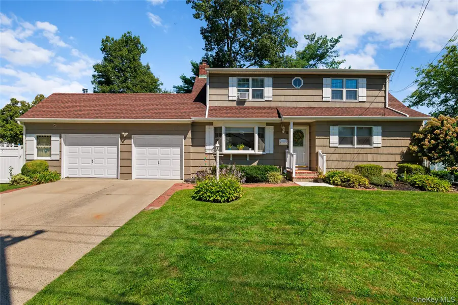 13 Westwood Drive, North Babylon, NY 11703 - #2