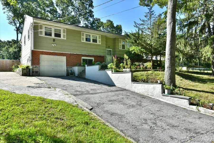 16 Edgar Drive, Smithtown, NY 11787 - #2