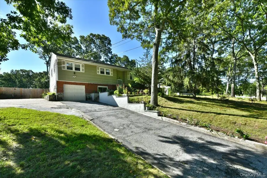 16 Edgar Drive, Smithtown, NY 11787 - #3