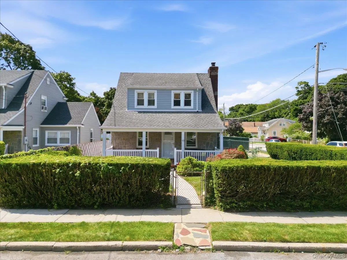 95 Union Street, Freeport, NY 11520 - #1