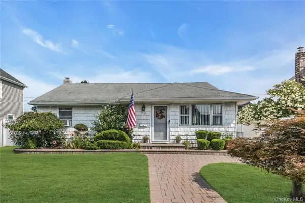 20 Jamaica Avenue, Plainview, NY 11803