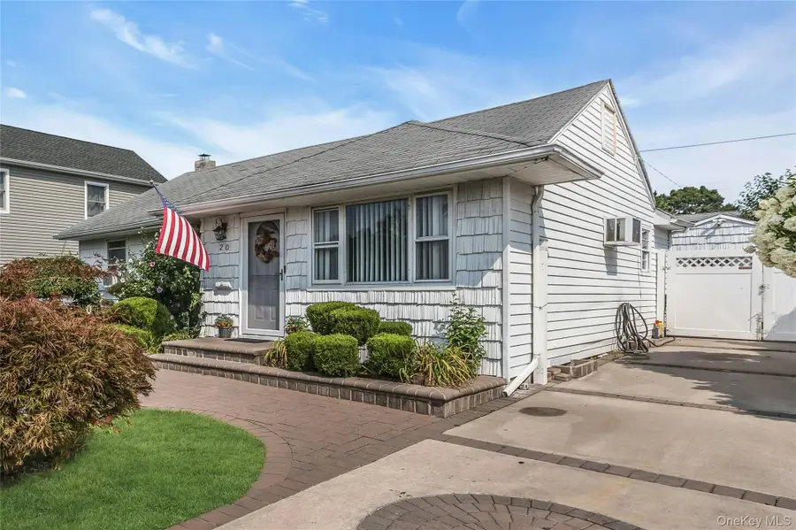 20 Jamaica Avenue, Plainview, NY 11803 - #3