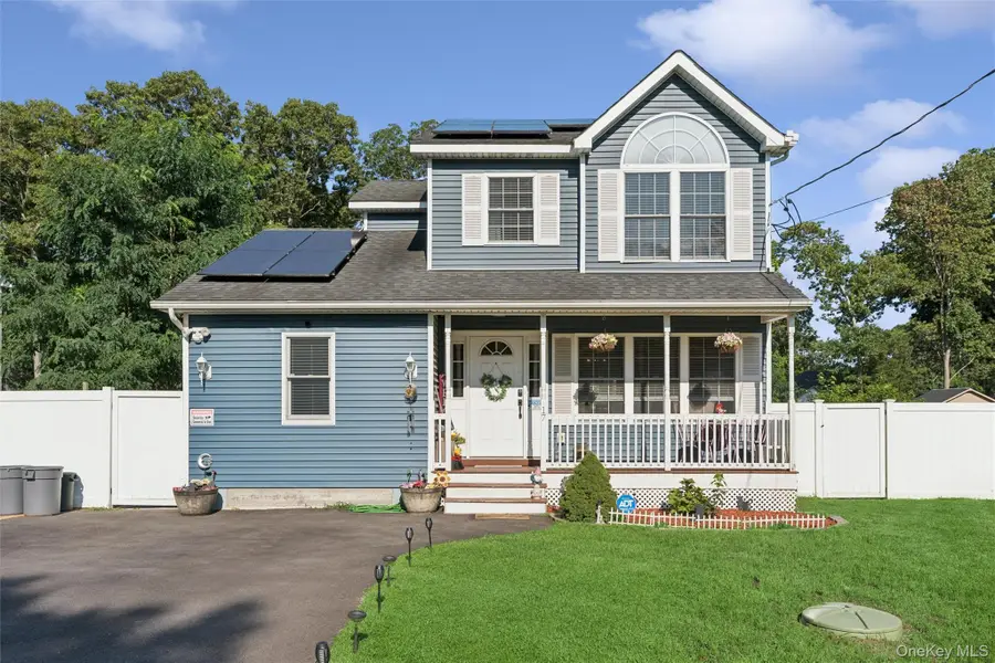 17 Robinwood Street, Mastic, NY 11950 - #2
