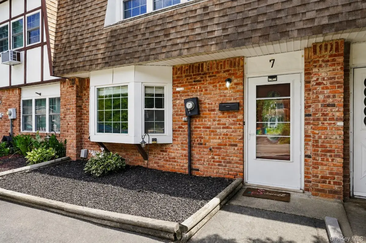 7 Roundtree Court, Beacon, NY 12508 - #1