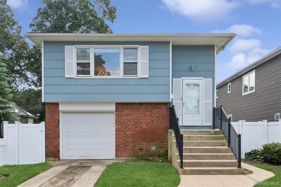 1928 Gormley Avenue, Merrick, NY 11566 - #2
