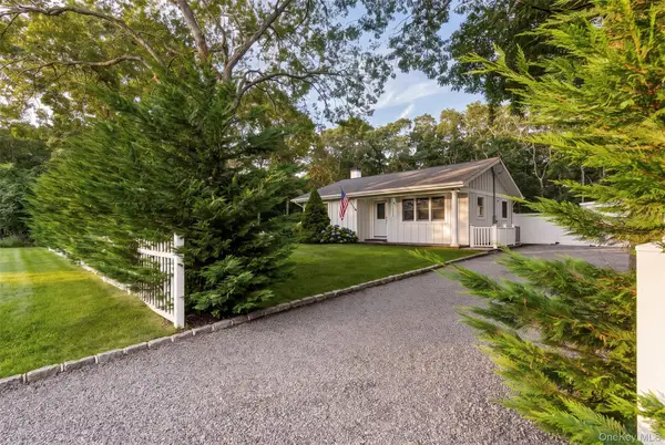 81 S Country Road, Quiogue, NY 11978