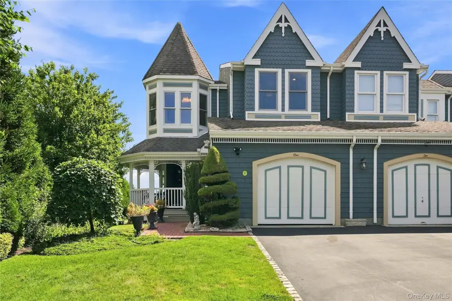 1 Victoria #1, Amityville, NY 11701 - #2