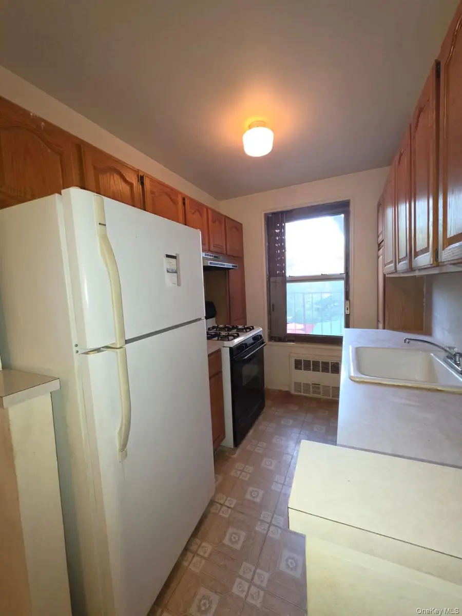 679 W 239th #3E, Bronx, NY 10463 - #2
