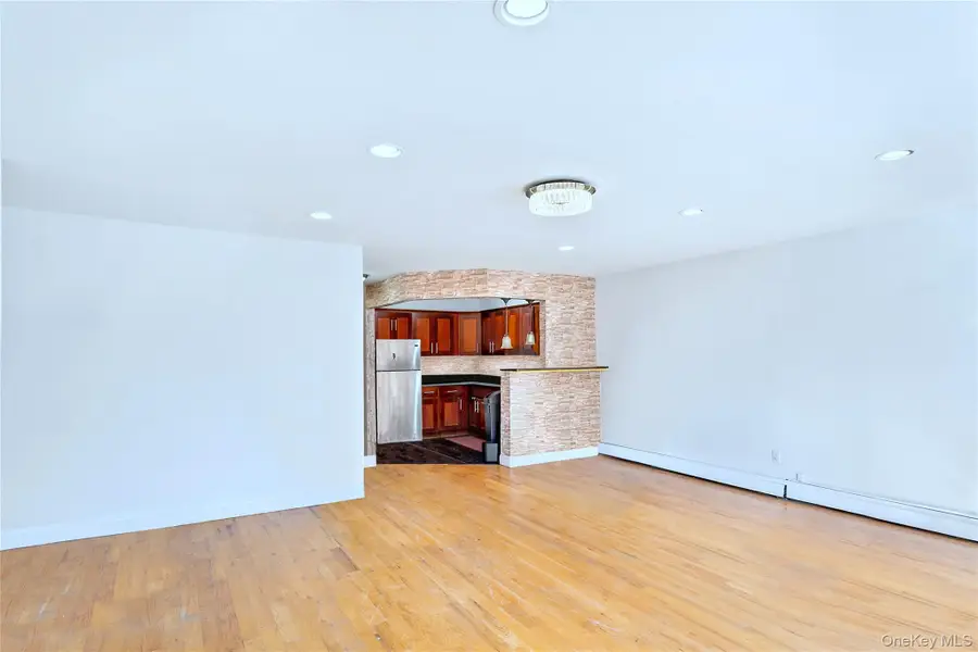 641 E 230th Street, Bronx, NY 10466 - #3