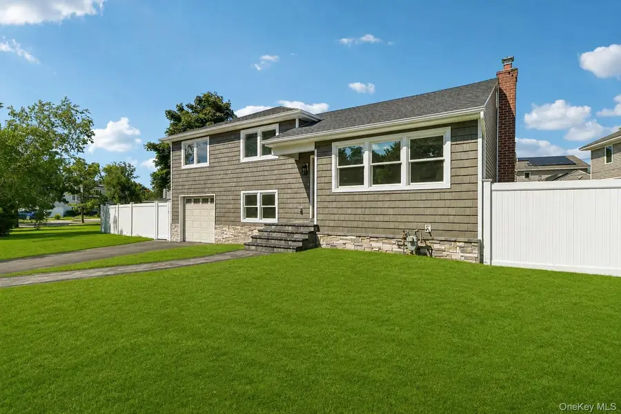 3176 Morgan Drive, Wantagh, NY 11793 - #2