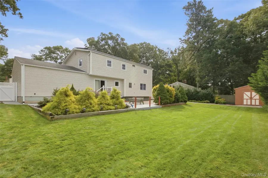 6 Stuyvesant Circle W, East Setauket, NY 11733 - #2