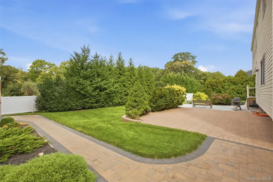 6 Stuyvesant Circle W, East Setauket, NY 11733 - #3