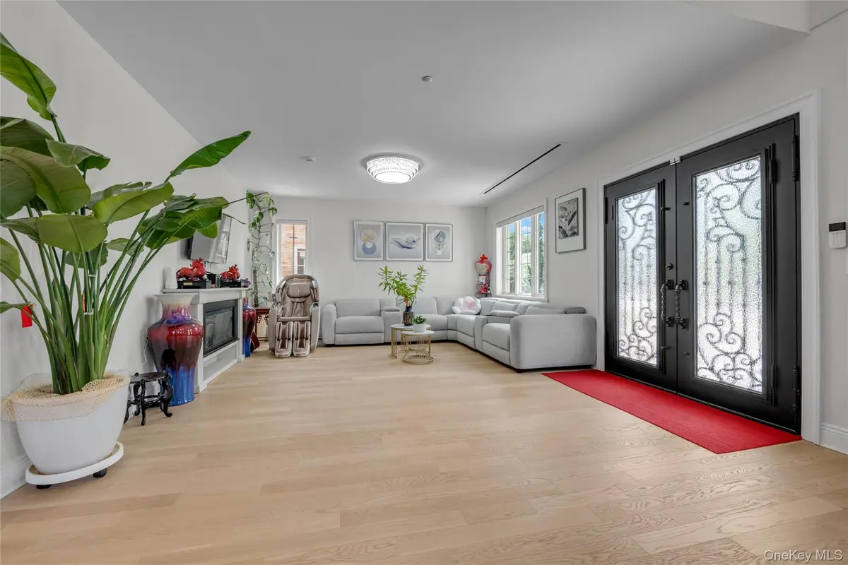 Address Withheld By Seller, Queens Village, NY 11427 - #1