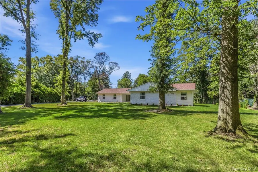 9 Empire Court, Dix Hills, NY 11746 - #3