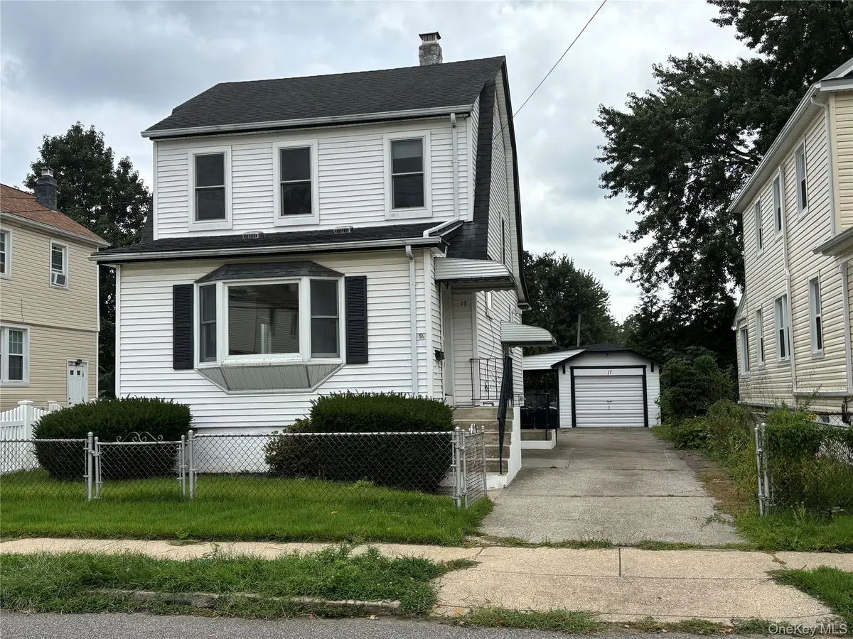 17 Wood Lane, Valley Stream, NY 11581 - #1