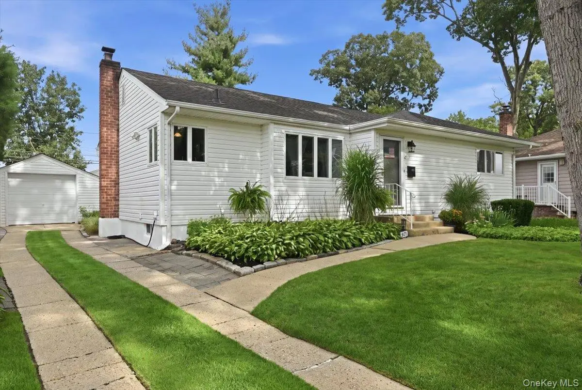 1471 Beech Lane, East Meadow, NY 11554 - #1
