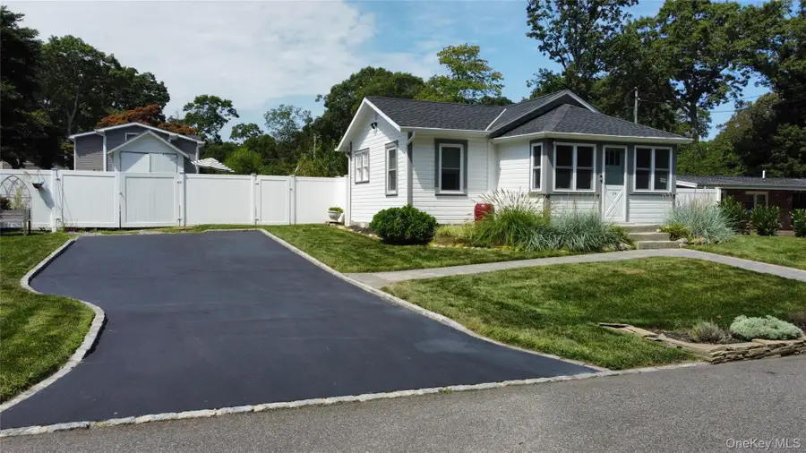 24 Canary Road, Rocky Point, NY 11778 - #2