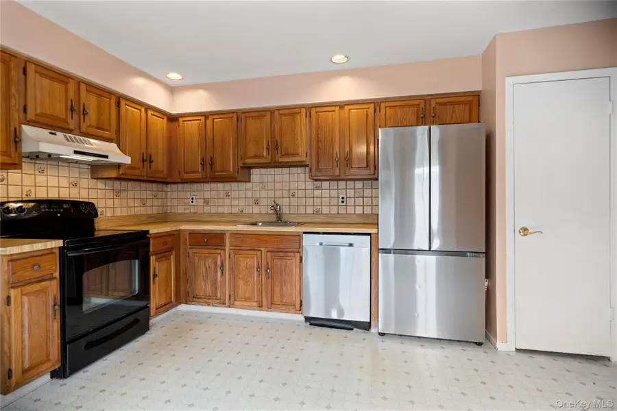 17 Revere Drive, Sayville, NY 11782 - #3