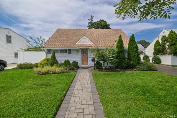 138 Southberry Lane, Levittown, NY 11756