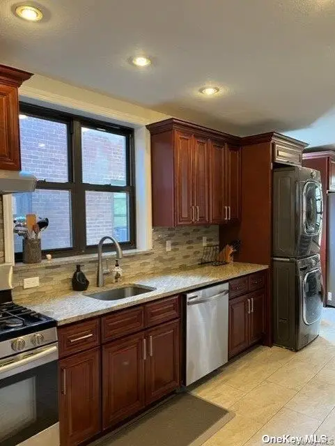 3 Townhouse Place #3A, Great Neck, NY 11021 - #2