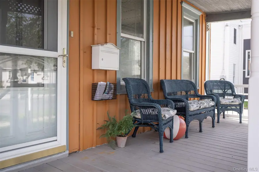 410 6th Street, Greenport, NY 11944 - #2