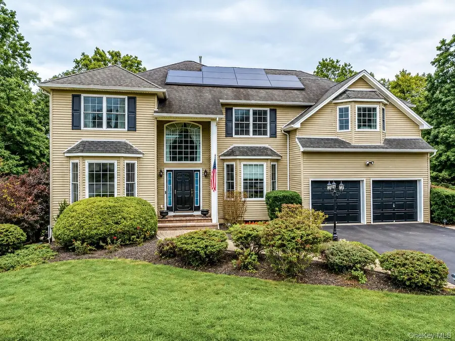 131 Winding Brook Court, New Windsor, NY 12553 - #3