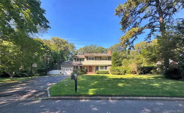 16 Dogwood Drive, Smithtown, NY 11787