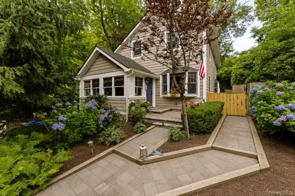 18 Walnut Avenue, Setauket, NY 11733